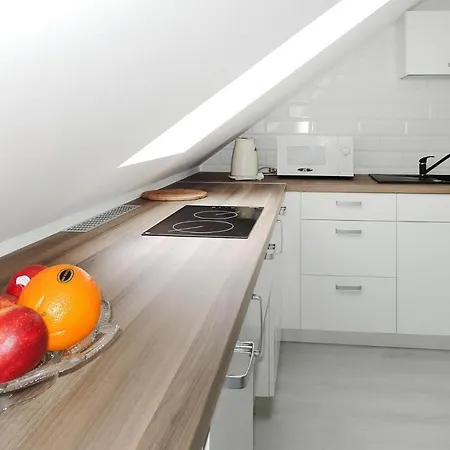 Flat, Stepnica