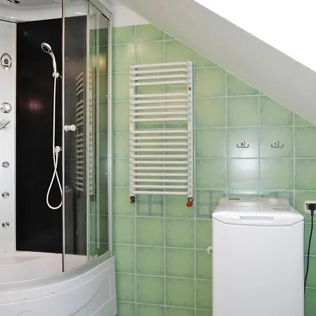 Flat, Stepnica